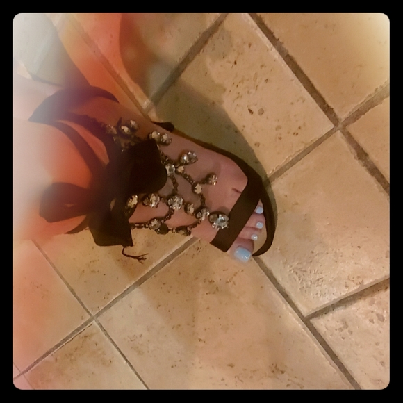 Stunning Jeweled Victoria secret  heels - Picture 1 of 6